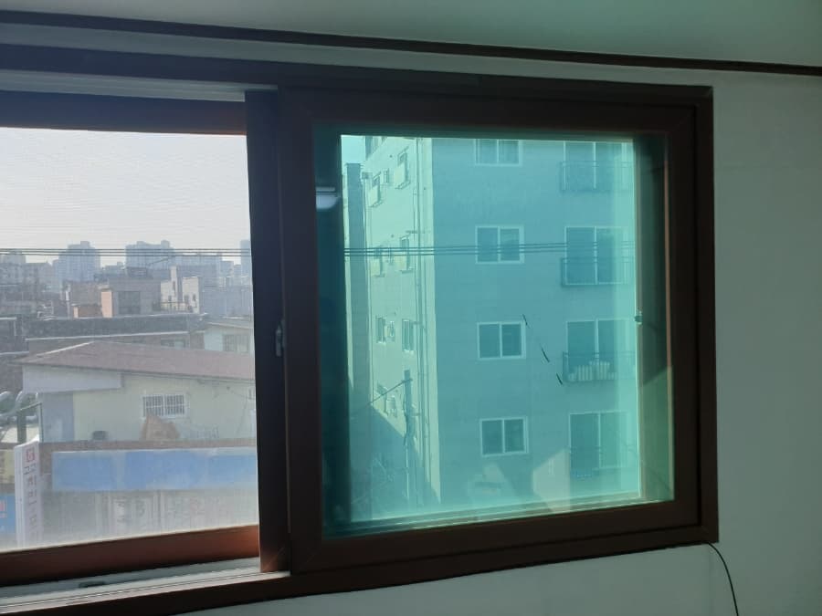 0002_2024.08.18_유리에 금이 가서 교체했어요 서울 중곡동 복층 유리 시공