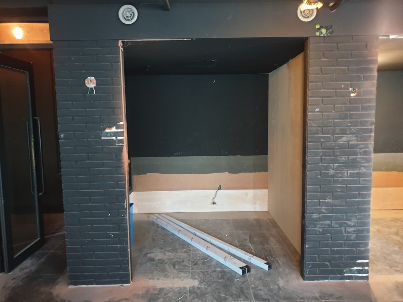 0047_2024.01.07_서울시 광진구 화양동 상가 파티션 및 유리문 강화도어 시공