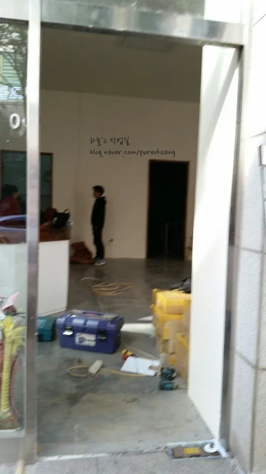 안산 베이커리 강화도어(유리문 출입문) 및 힌지 교체 - 이미지 1