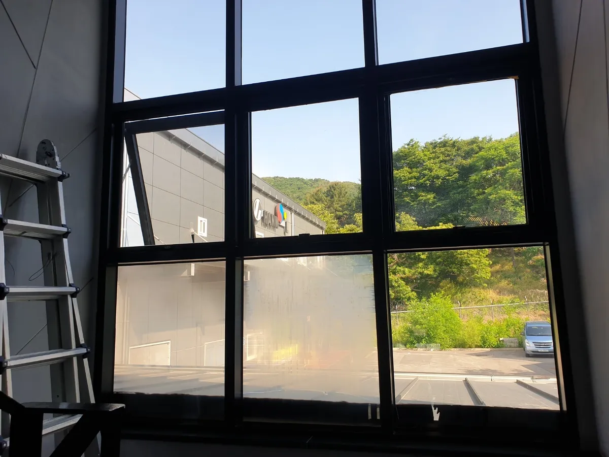 경기도 고양시 카페 유리 교체 및 자동문 모터 시공 - 이미지 1
