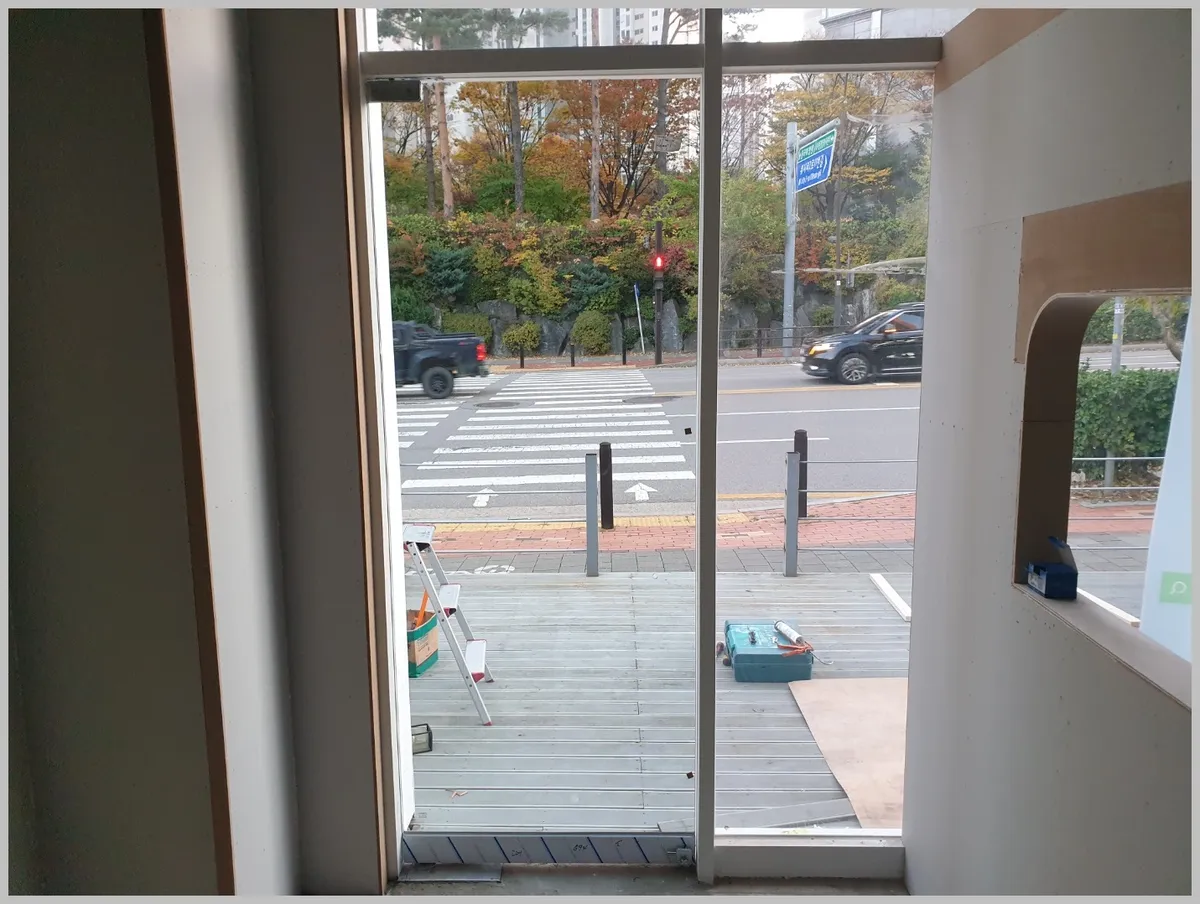 경기도 고양시 일산 동구 식사동 유리문(강화도어) 시공 시공 썸네일 6