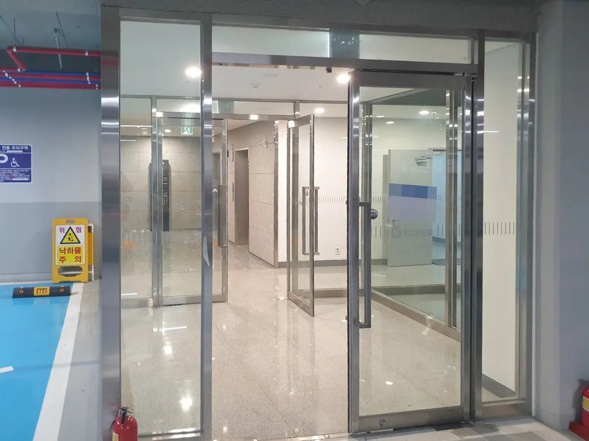 서울시 광진구 중곡동 세이프도어(유리문) 유리 시공 시공 썸네일 4