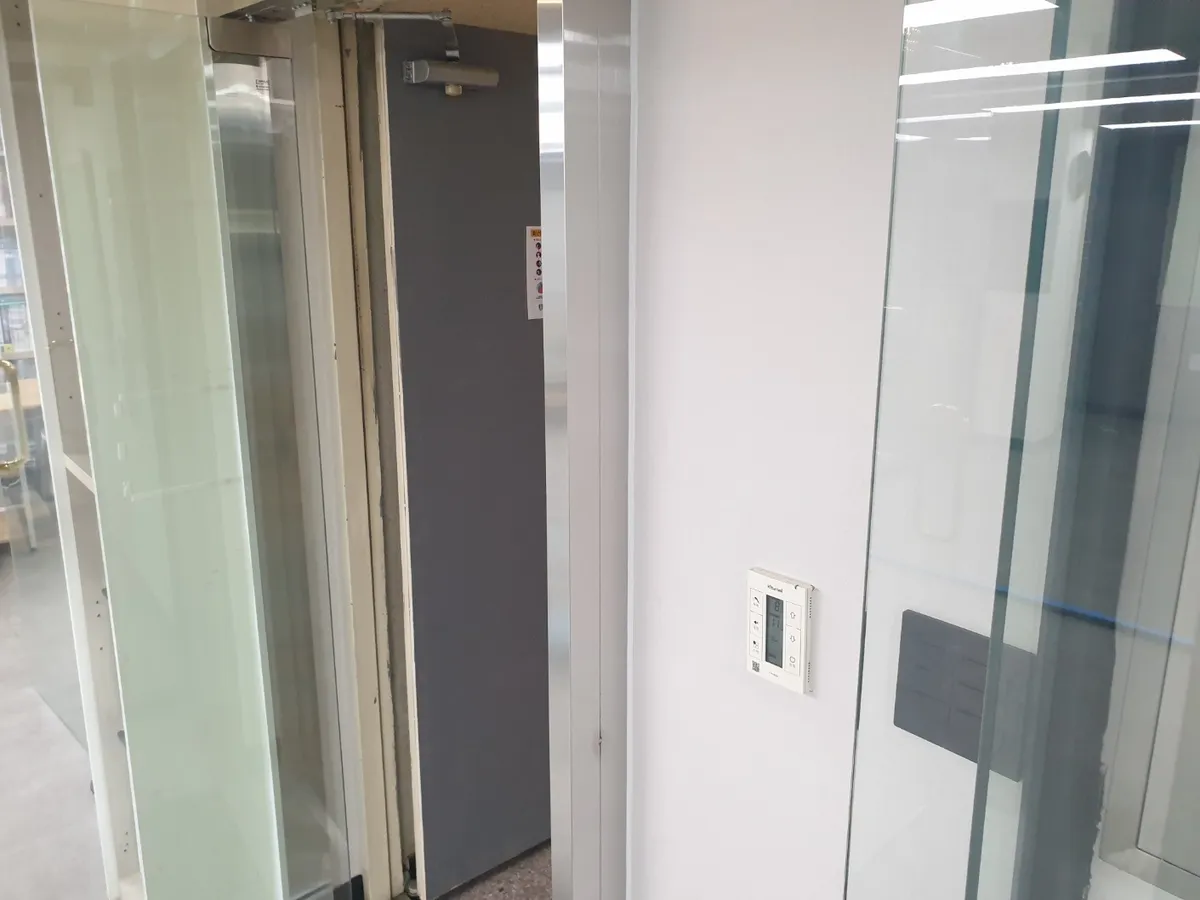 서울시 강남구 대치동 유리문 강화도어 시공 시공 썸네일 25