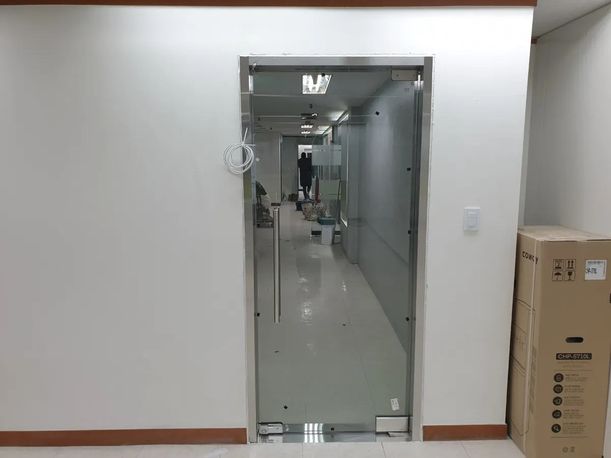 서울시 마포구 사무실 유리문 강화도어 시공 시공 썸네일 10