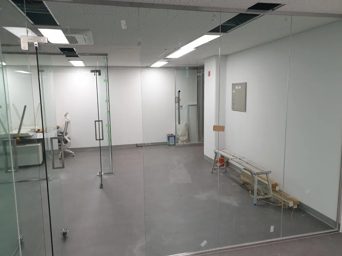 서울시 강서구 등촌동 사무실 유리문 및 유리 시공 시공 썸네일 8
