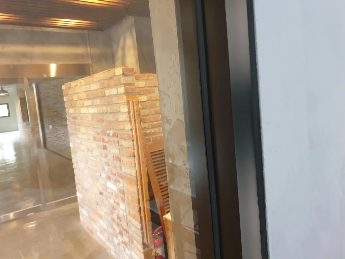 경기도 고양시 카페 인테리어 알루미늄 파티션 및 유리문 시공 시공 썸네일 11
