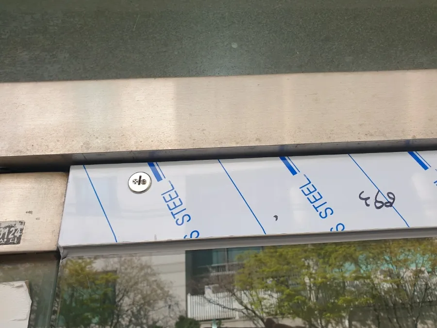 인천 서구 원당동 건물 출입구 강화도어 유리문 시공했어요 시공 썸네일 4