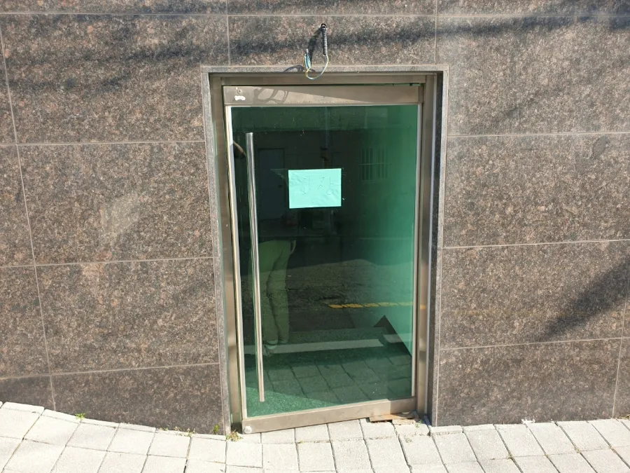 경기도 김포시 풍무동 유리문(강화도어) 수리 - 이미지 1