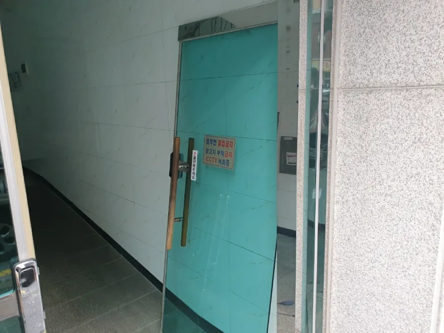 경기도 김포시 풍무동 강화도어 수리 시공 썸네일 2