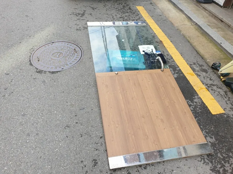 경기도 고양시 덕양구 고양동 유리문 수리 시공 썸네일 2