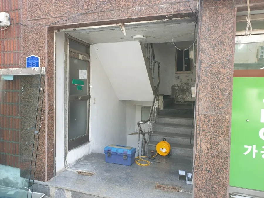 경기도 고양시 덕양구 고양동 빌라 유리문 교체 시공 썸네일 3