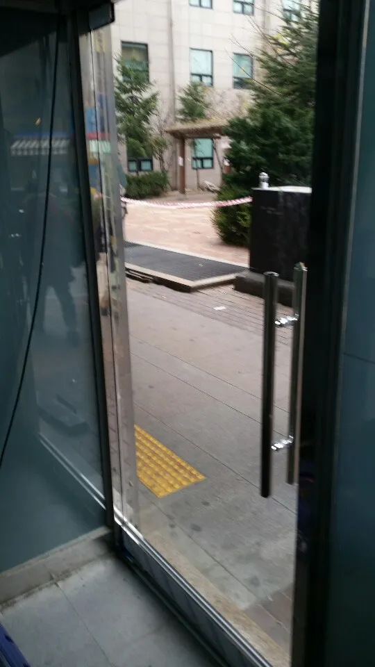 경기 고양시 일산동구 정발산동(유리문 출입문) 강화도어 시공하고 왔습니다 시공 썸네일 7