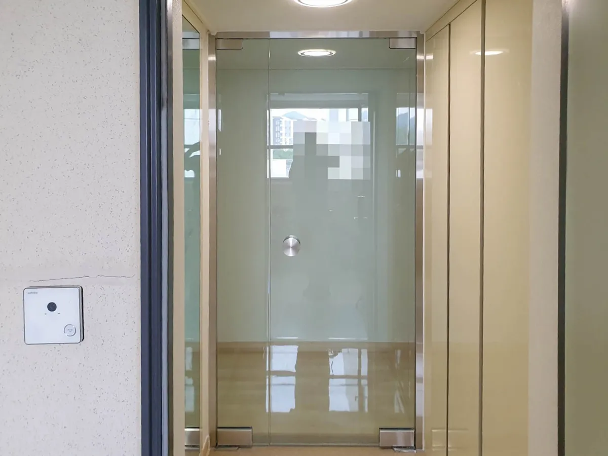 서울시 강남구 율현동 유리문(강화도어) 시공 시공 썸네일 2