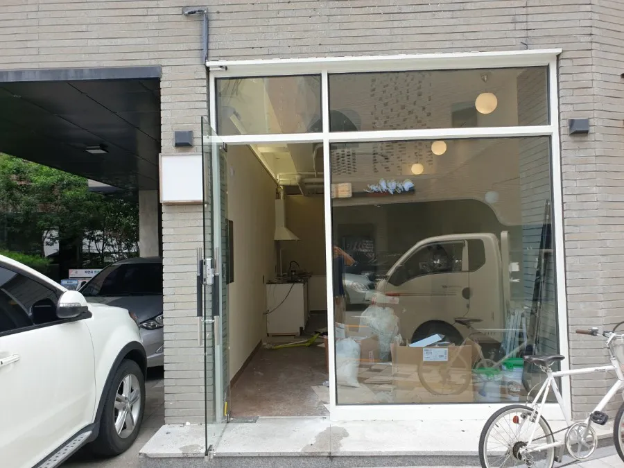 경기도 수원시 영통구 신동 상가 유리문 교체 시공 - 경기도 수원시 강화도어 수리 및 설치 시공 썸네일 10