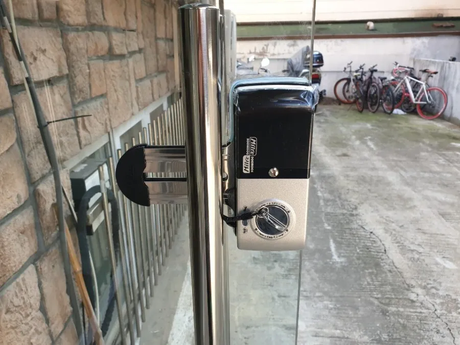 수원 강화도어 출입문 및 힌지 시공 시공 썸네일 8