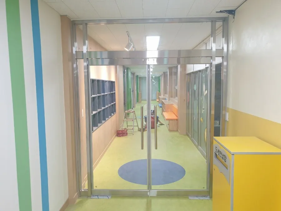 경기도 성남시 야탑동 상탑초등학교 유리문(강화도어) 시공 시공 썸네일 5