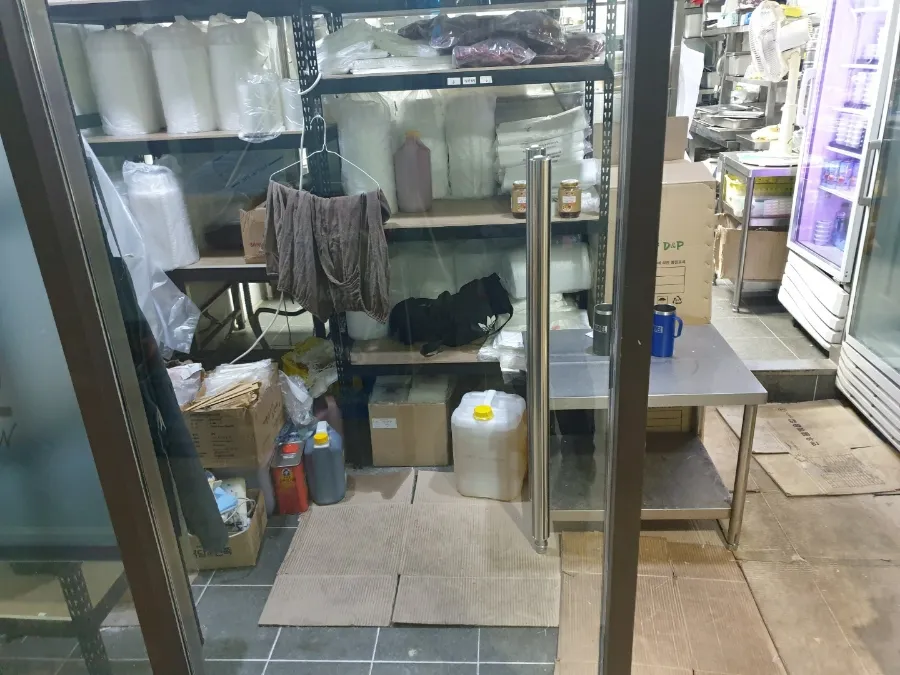 강남구 역삼동 상가 유리 철거 및 유리문 시공 - 강남구 역삼동 강화도어 수리 및 설치 시공 썸네일 6