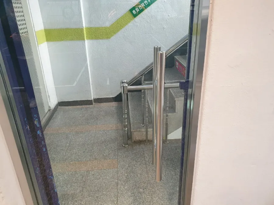 경기도 부천시 부흥로 429 2층 강화도어 시공 시공 썸네일 3